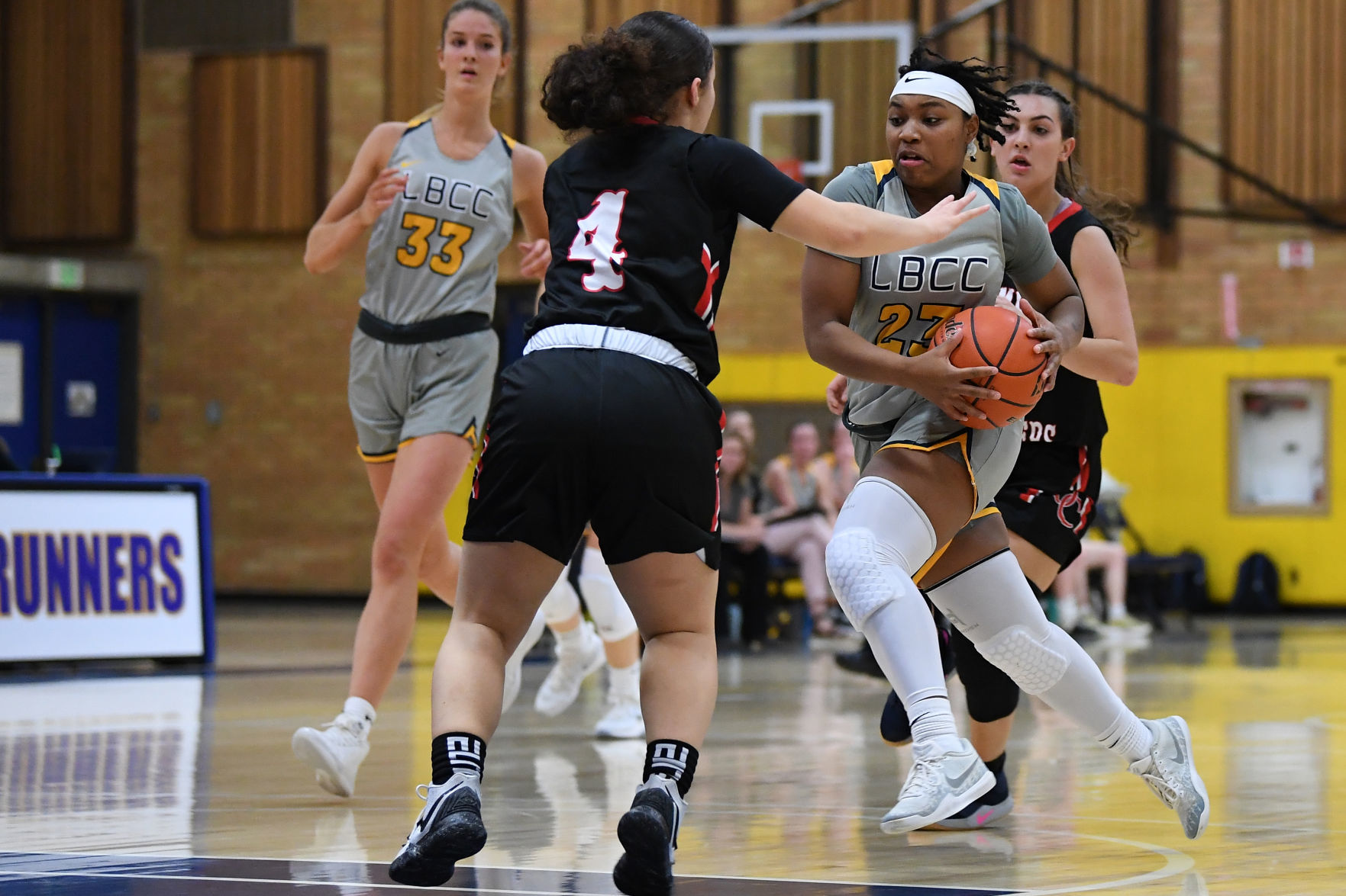 122019-dh-gallery111-spt-lbcc womens bb-leonn.JPG
